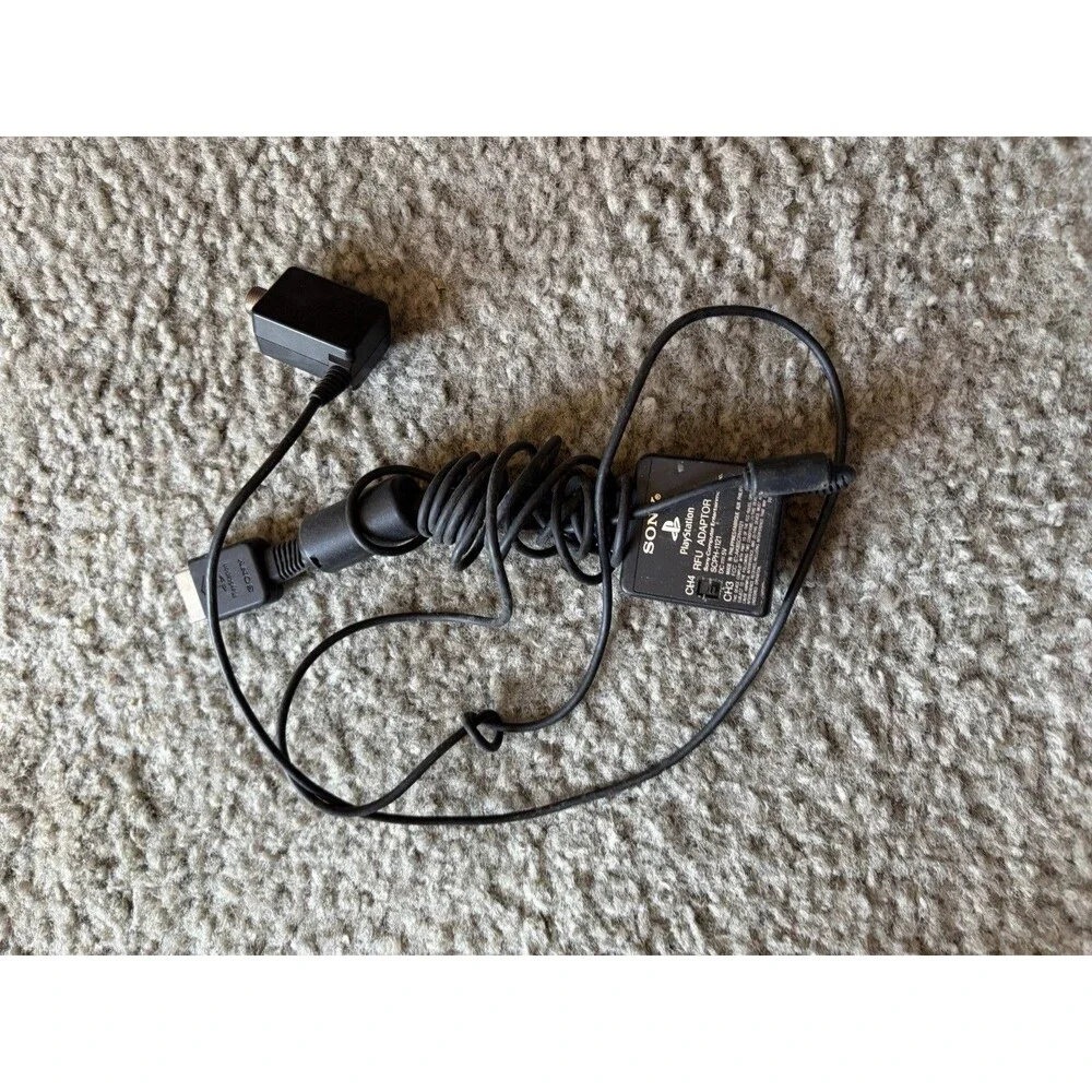 OFFICIAL SONY PLAYSTATION PS1 PS2 RF ADAPTOR SCPH-1121 TV RFU SWITCH GENUINE OEM